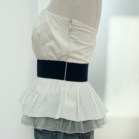 Y2K early 2000’s J Lo peplum strapless top with attached elastic navy belt. - Picture 2 of 3